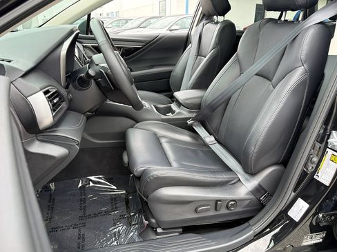Certified 2025 Subaru Outback Limited AWD/4WD image 17