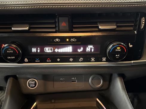 Used 2021 Nissan Rogue Platinum AWD/4WD image 25