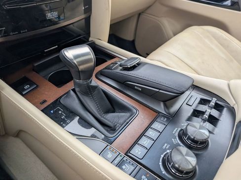 Used 2018 Lexus LX 570 4WD image 21