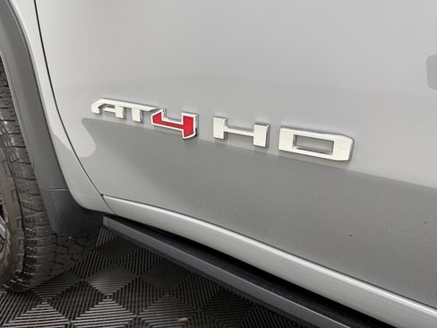 Used 2025 GMC Sierra 2500 AT4 w/ AT4 Premium Plus Package AWD/4WD image 12