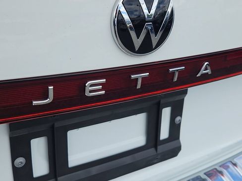 Used 2025 Volkswagen Jetta Sport FWD image 12