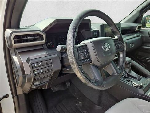 Used 2025 Toyota Tacoma SR5 AWD/4WD image 10