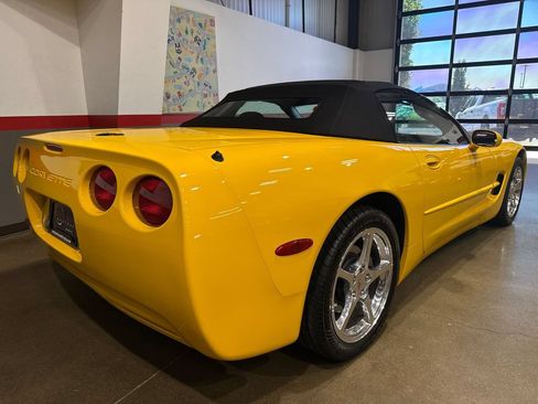 Used 2004 Chevrolet Corvette Convertible w/ Preferred Equipment Group RWD image 29