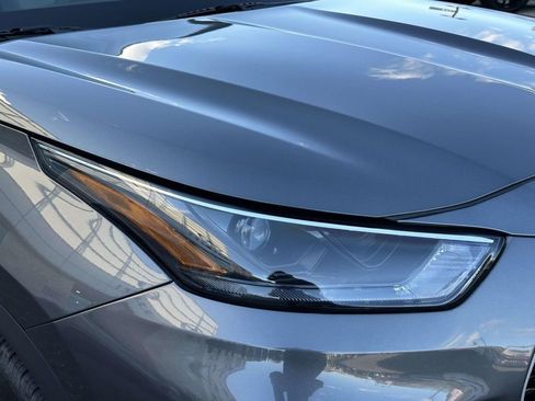 Used 2022 Toyota Highlander LE image 9