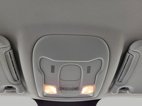 Used 2015 Jeep Renegade Sport w/ Power & Air Group image 19