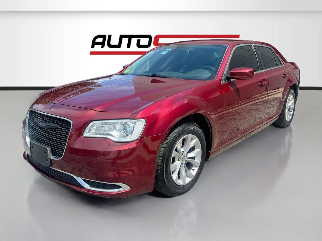 Used 2020 Chrysler 300 Touring RWD image 3