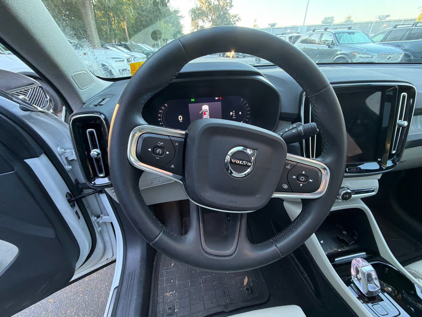 Used 2024 Volvo XC40 B5 Plus w/ Protection Package Premier AWD/4WD image 29