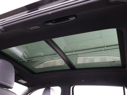 Used 2024 Volkswagen Atlas Cross Sport SEL image 26