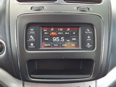 Used 2020 Dodge Journey SE image 20