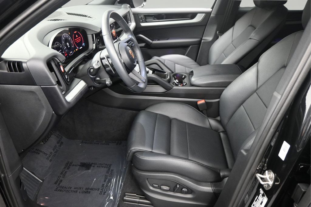 Certified 2025 Porsche Cayenne AWD/4WD image 6