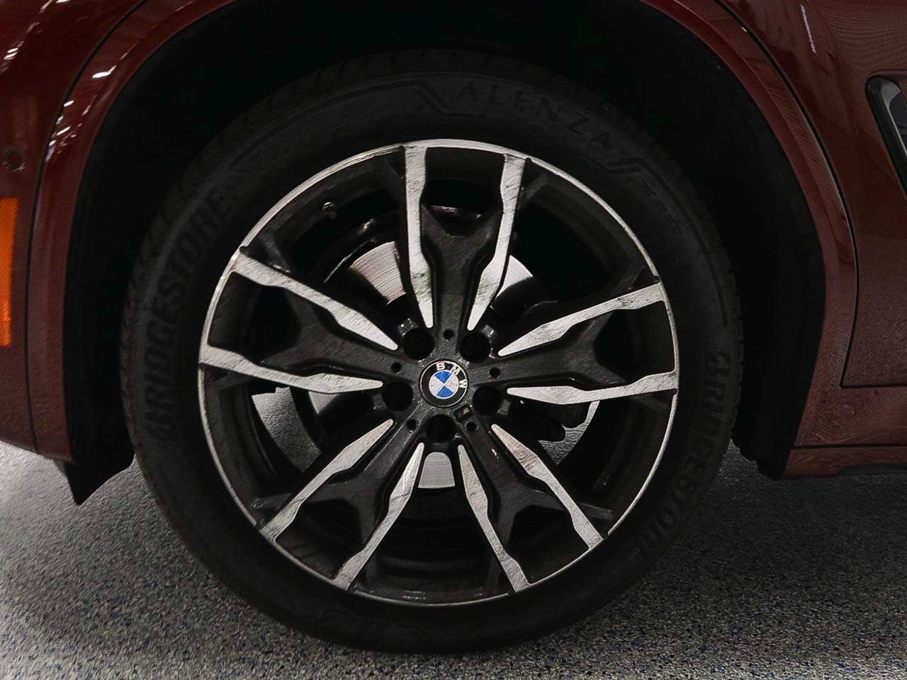 Used 2025 BMW X4 xDrive30i w/ M Sport Package AWD/4WD image 5