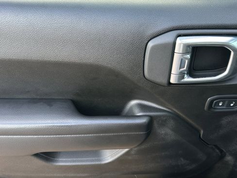 Used 2021 Jeep Gladiator Mojave image 11