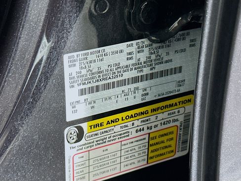 Used 2024 Ford Expedition Max XLT image 12