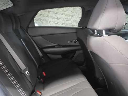 Certified 2025 Hyundai Elantra Sport image 9