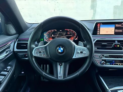 Used 2020 BMW 750i xDrive w/ M Sport Package AWD/4WD image 23