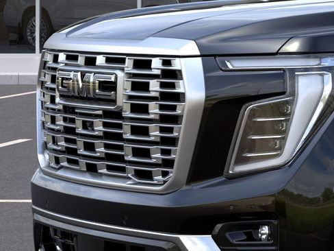 New 2026 GMC Yukon Denali w/ Denali Reserve Package AWD/4WD image 13