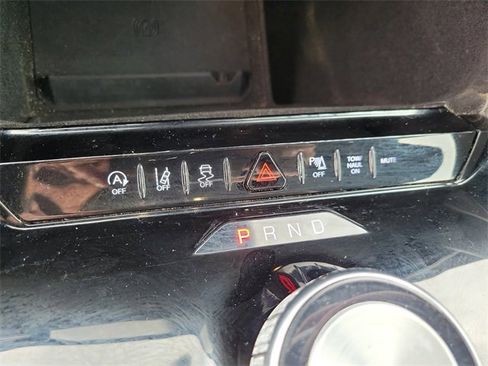 Used 2023 Jeep Wagoneer Series III w/ Preferred Equipment Group image 27