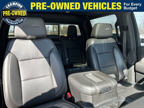Used 2019 Chevrolet Silverado 1500 High Country image 36