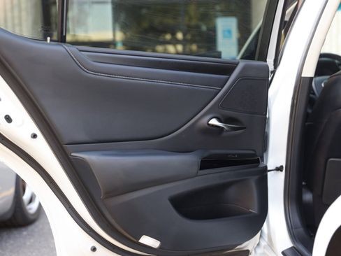 Used 2024 Lexus ES 300h w/ Premium Package image 49