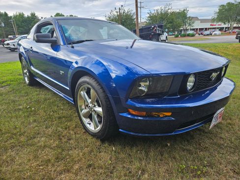 Used 2006 Ford Mustang GT Premium RWD image 3