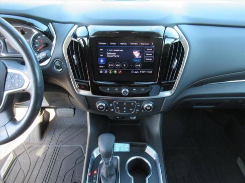 Used 2021 Chevrolet Traverse LT w/ LPO, Blackout Package image 21