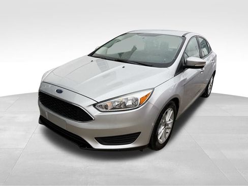 Used 2015 Ford Focus SE image 4
