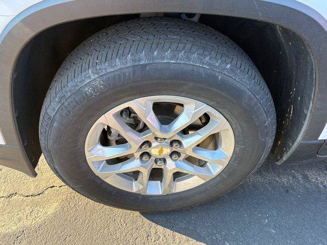 Used 2023 Chevrolet Traverse LS FWD image 6