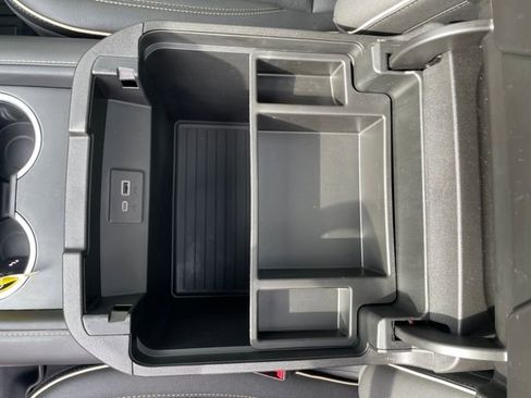 Used 2022 GMC Yukon XL SLT w/ SLT Premium Package image 23