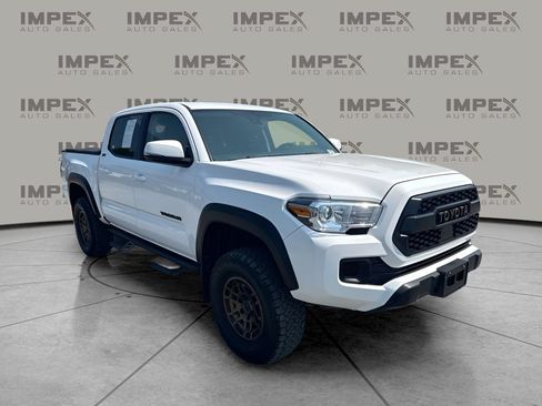 Used 2023 Toyota Tacoma 4x4 Double Cab w/ Trail Edition image 4