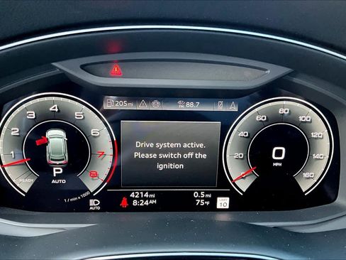 Used 2025 Audi Q8 Premium Plus w/ Premium Plus Package image 23