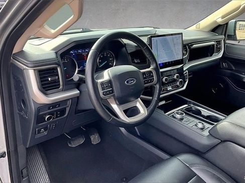 Certified 2024 Ford Expedition XLT image 10