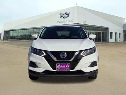 Used 2020 Nissan Rogue Sport S image 2