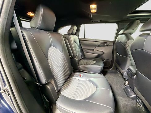 Used 2023 Toyota Highlander XSE AWD/4WD image 29