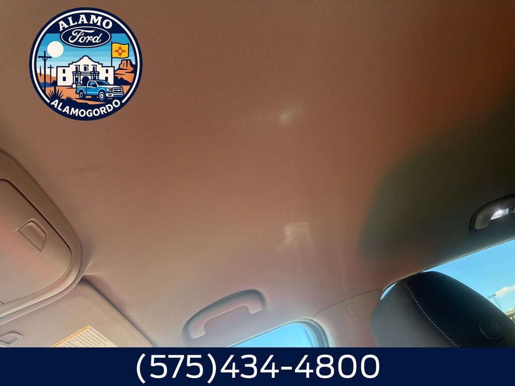 Used 2023 Chevrolet Blazer LT FWD image 20