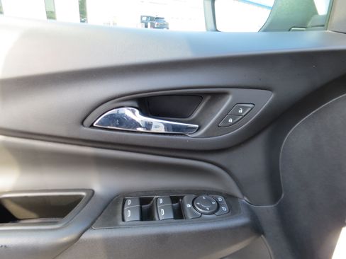 Used 2023 Chevrolet Equinox LT AWD/4WD image 16