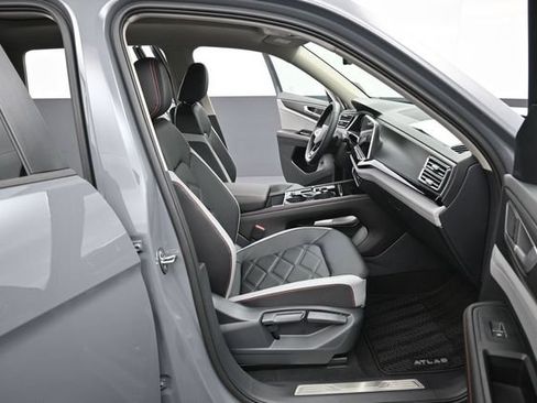 New 2026 Volkswagen Atlas Peak Edition AWD/4WD image 14