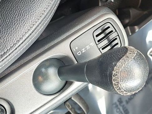 Used 2012 smart fortwo passion image 25