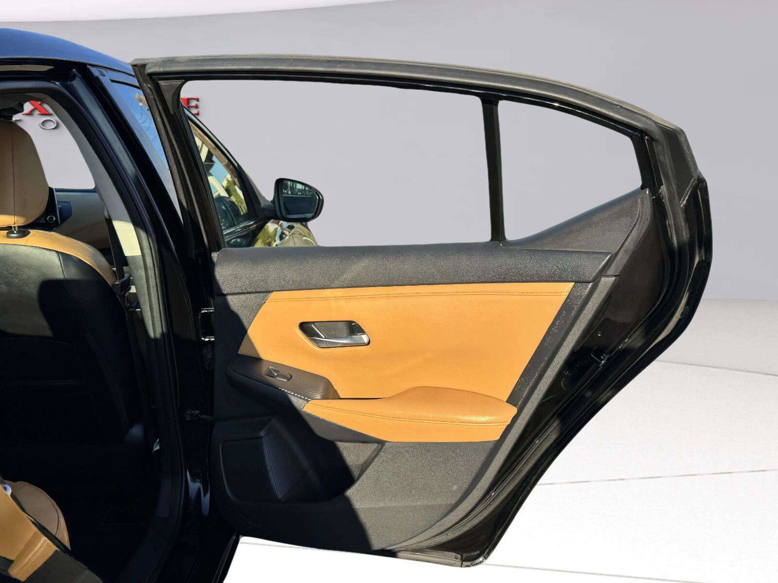 Used 2021 Nissan Sentra SV w/ SV Premium Package FWD image 31