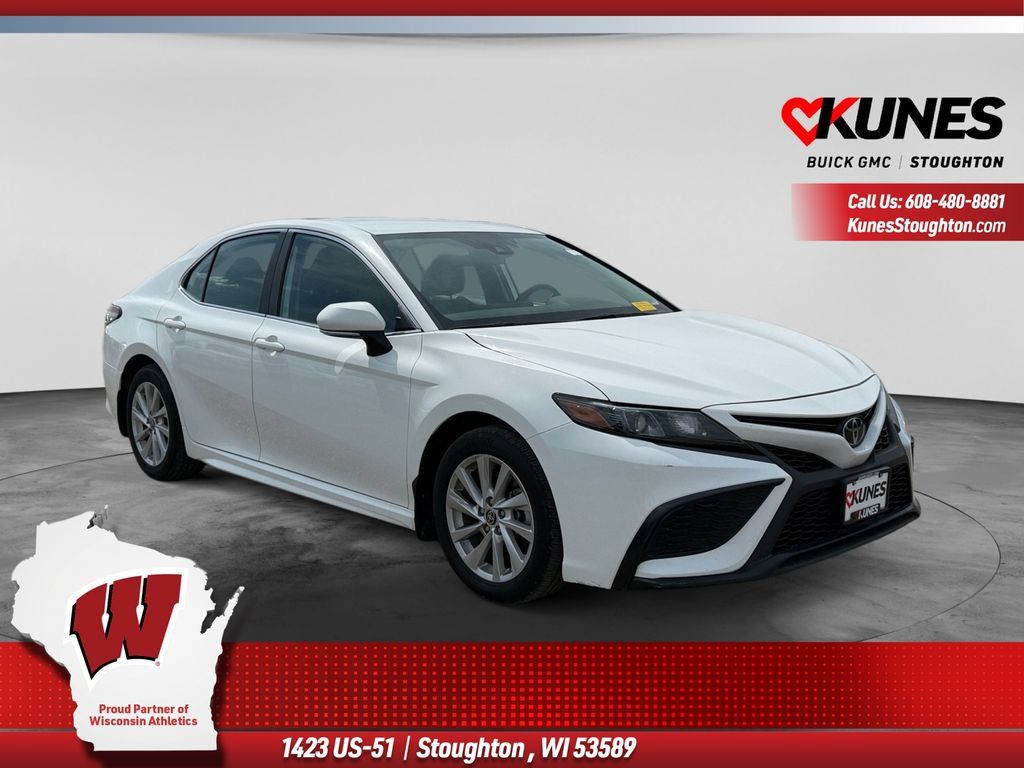 Used 2024 Toyota Camry SE FWD image 1