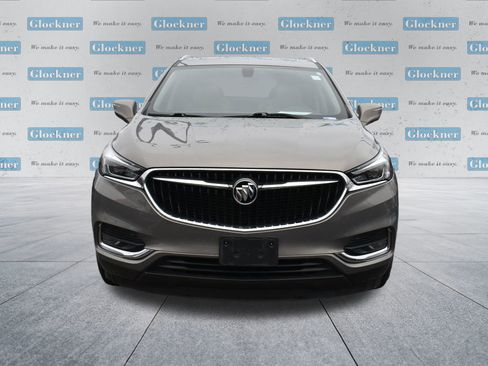 Used 2019 Buick Enclave Essence image 2