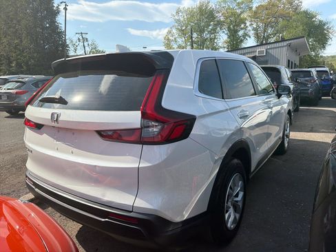 Used 2024 Honda CR-V LX image 6