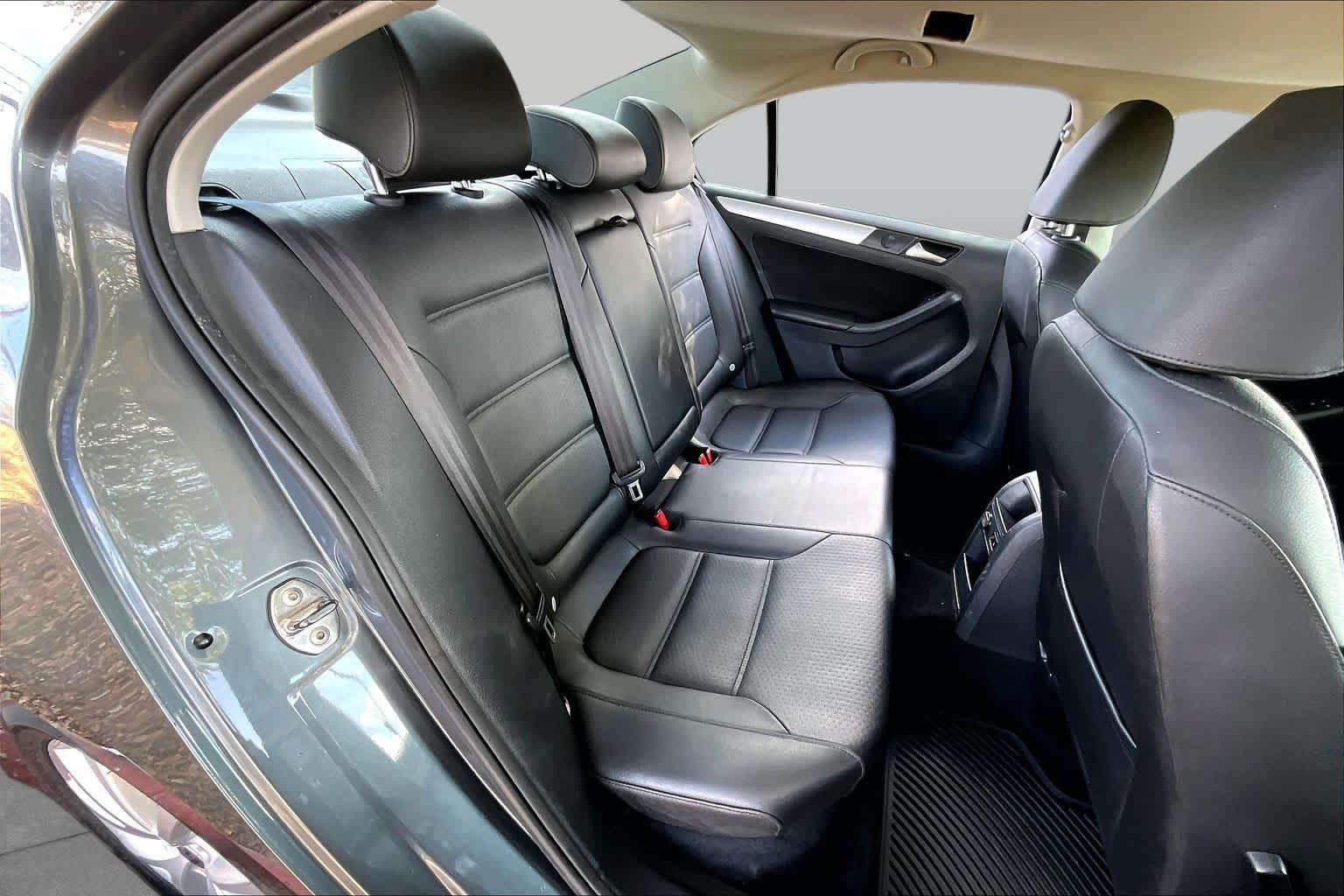 Used 2013 Volkswagen Jetta SE FWD image 20