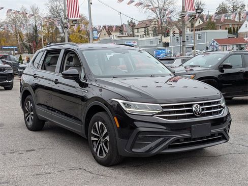 Used 2023 Volkswagen Tiguan S image 4