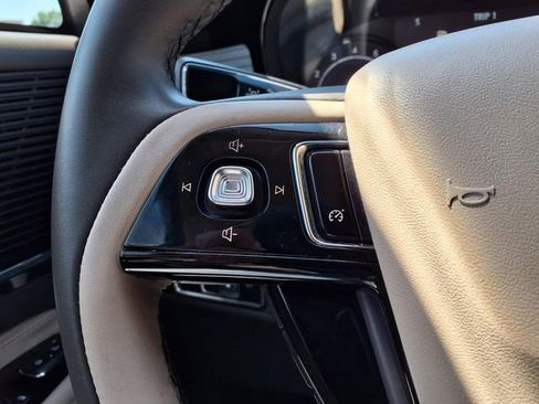 Used 2022 Lincoln Corsair FWD image 18