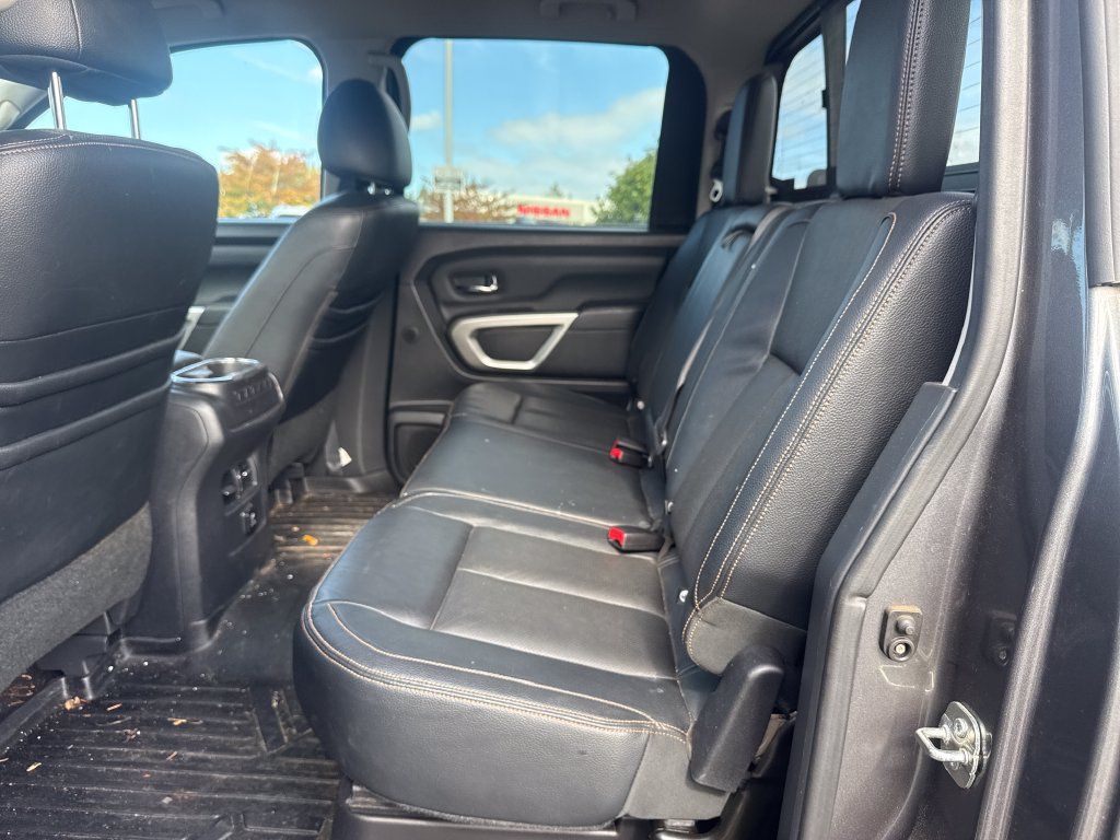 Used 2017 Nissan Titan SL AWD/4WD image 9