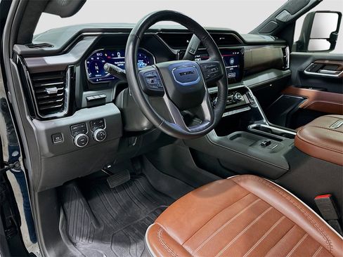 Used 2024 GMC Sierra 3500 Denali Ultimate image 9