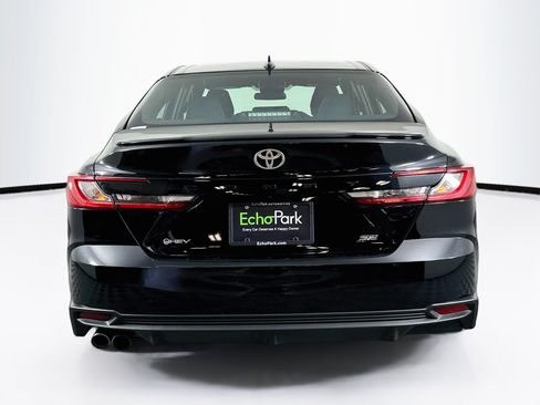 Used 2025 Toyota Camry SE FWD image 7