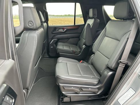 Used 2025 GMC Yukon Denali AWD/4WD image 22