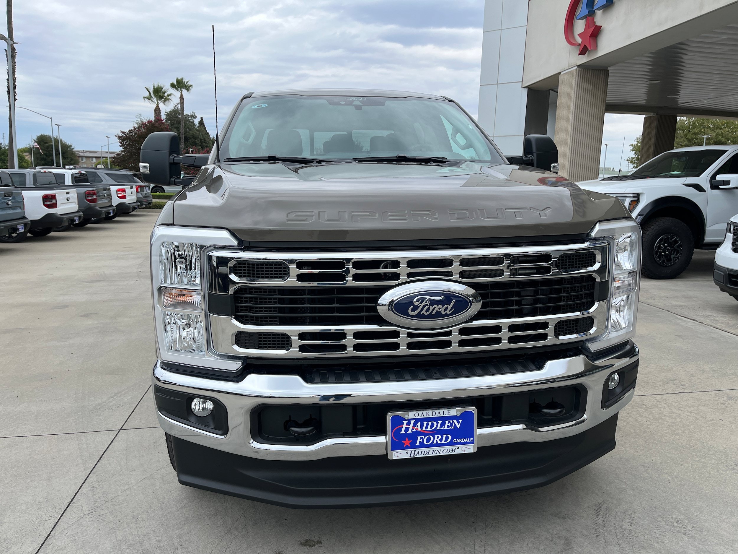 New 2026 Ford F250 XLT w/ FX4 Off-Road Package AWD/4WD image 4