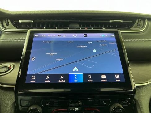 Used 2023 Jeep Grand Cherokee Limited image 32